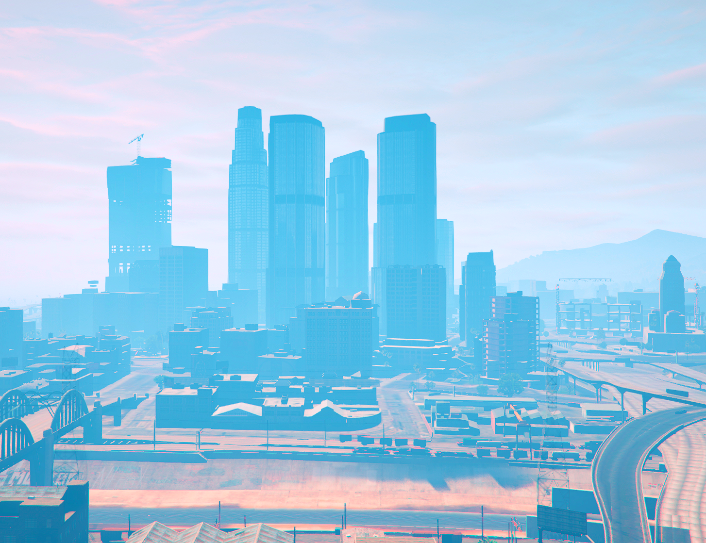 FiveM-beeld met een veel te blauwe lucht en gebouwen